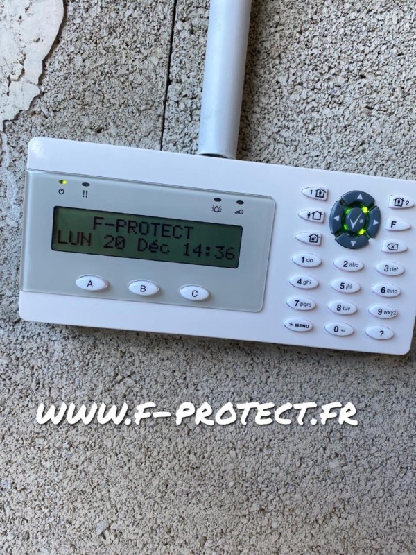 installateur de système d’alarme anti intrusion filaire NFA2P + vidéo surveillance haute définition 4K extérieure et intérieure avec application pour des entrepôts de stockage à Istres en PACA